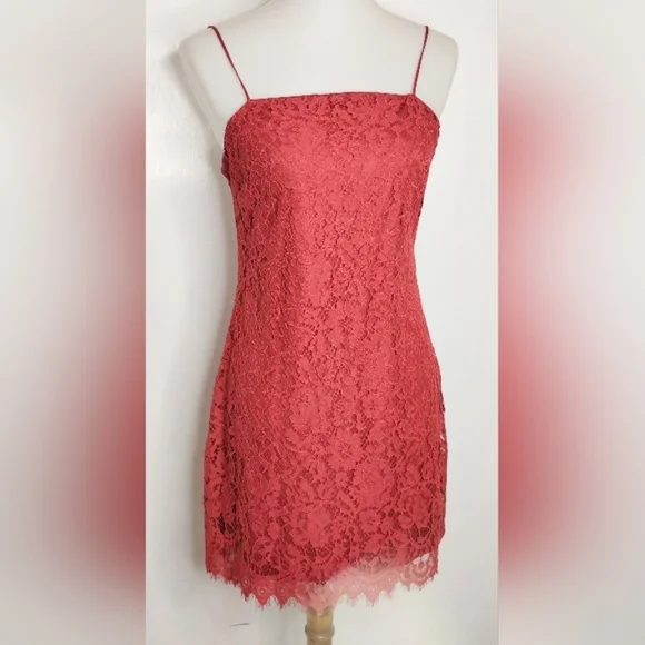 SWEET BRICK LACE DRESS - Picture 7 of 8
